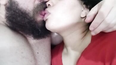 Hot slut wife gets her mouth used in hardcore beijo de língua and anal horndog worship