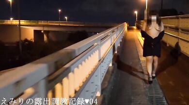 Amateurs flashing booba footbridge exposing tight