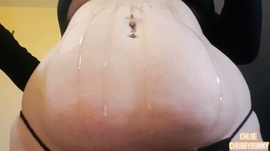 Oiled BBW belly rubs and rolls for her hungry thong