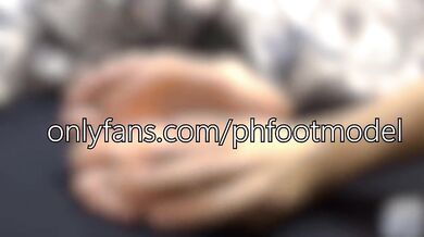 Sweaty feet worshipped by latina milf hands until cum drips