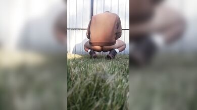 Latina caught masturbating in open patio fetiche solo