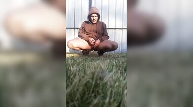 Latina caught masturbating in open patio fetiche solo