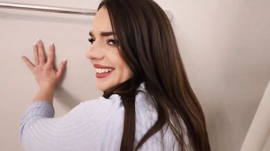 Amateur Brunette Babe Chokes Big Dick Layering Cowgirl Doggystyle Bathroom Sex POV