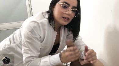 Latina doctor helps with his erection problem in Spanish
