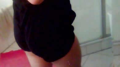 Thick black hotpants stretch her teen ass as she flashes snapchat nudes