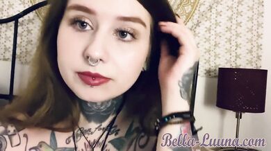 Teen tattooed girl squirts squirming big tits and squeals in german fucksahne