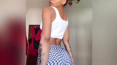 Latina solos cumming hard solo on TikTok