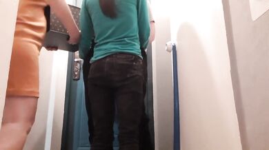 Two girls paid the courier with their tight wet pussies
