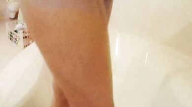 Big Italian cock stuffs quarantined milf in the bathroom