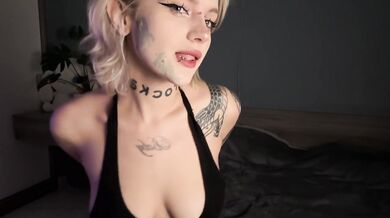 Alt girl with ahegao drool and big tits fucks herself begging